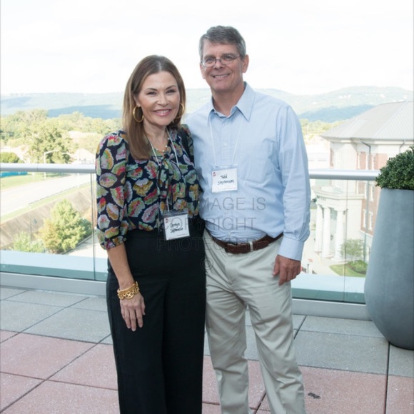 Meet your Posher, Carolyn - Picture 3 of 3